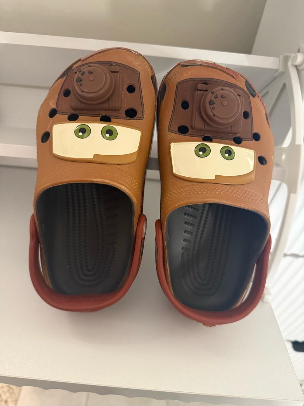 Disney pixar CARS Tow mater CROCS - youth / kid size J1
